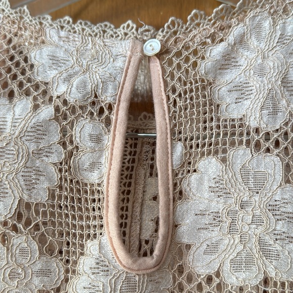 HAZEL Lace Top - Picture 7 of 7